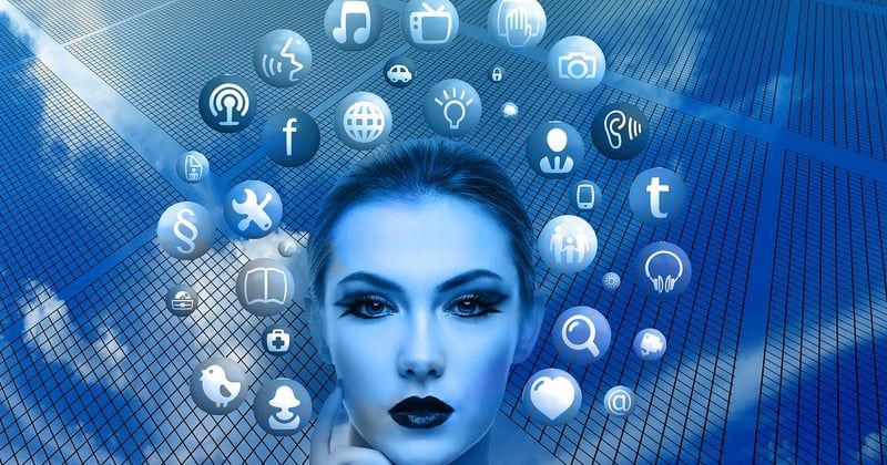 Comment les réseaux sociaux réécrivent les règles de la mode